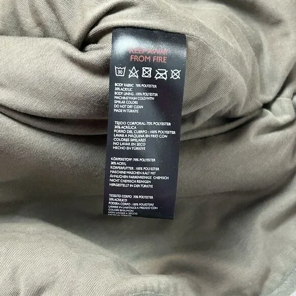 BDG Urban Outfitters Medium Borg Sherpa Vest Brown Zip Pockets Sleeveless Cozy - Picture 10 of 12